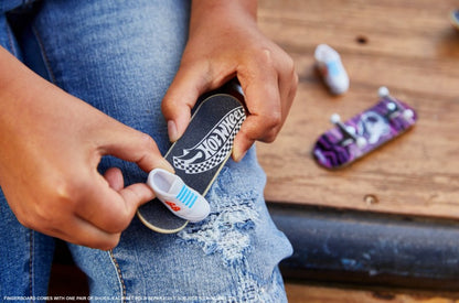 Hot Wheels fingerboard a boty Berry Cool