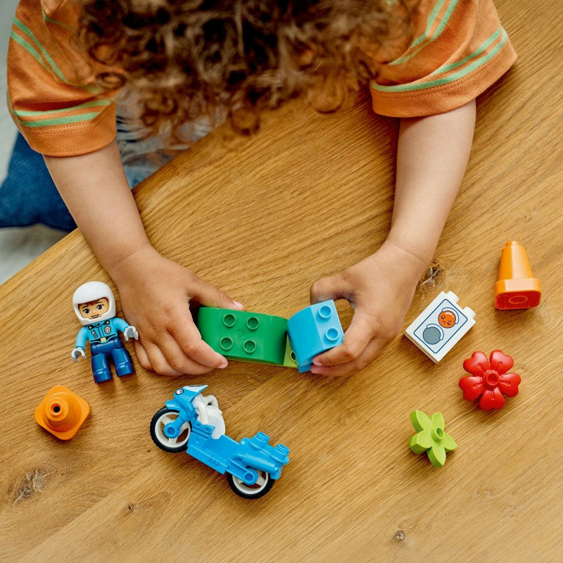 LEGO® 10471 DUPLO® Modrá policejní motorka