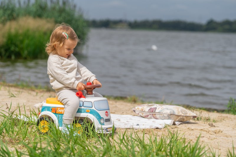 Odstrkovadlo - Surfařská dodávka s volantem
