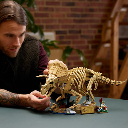 LEGO® Jurassic World 77985 Dinosauří fosilie: Triceratops