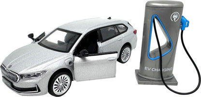 Škoda Superb IV Combi Stříbrně šedá + nabíjecí stanice 1:35