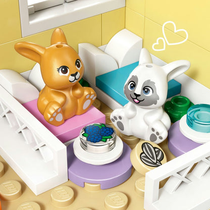 LEGO® 42679 Friends Hotel pro králíčky v městečku Heartlake