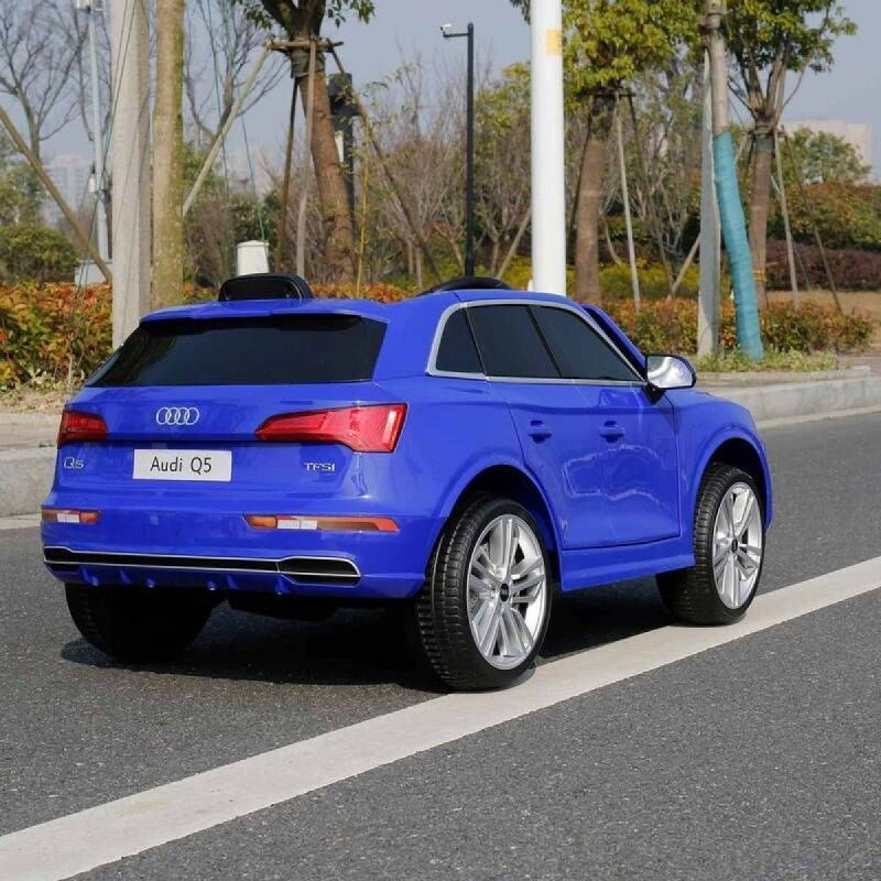 Audi Q5, 12V4,5AH, 2,4GHZ, MP3, 2 motory