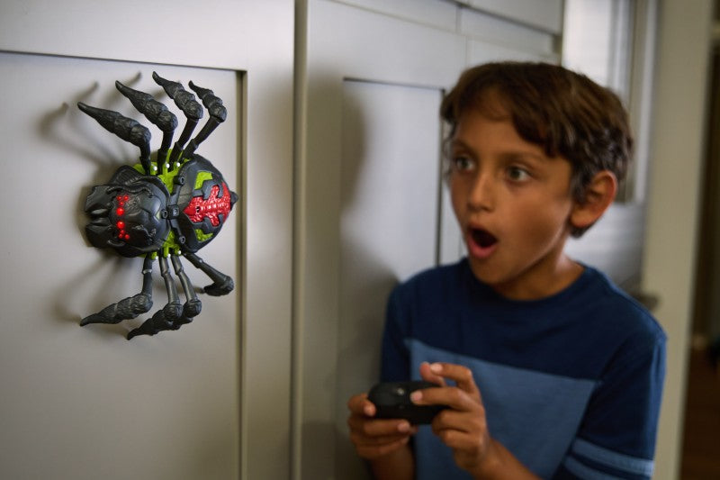 HEX Bots RC tarantule lezoucí po stěnách