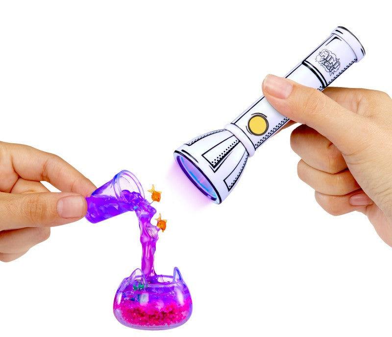 MGA's Miniverse - Mini UV baterka, PDQ