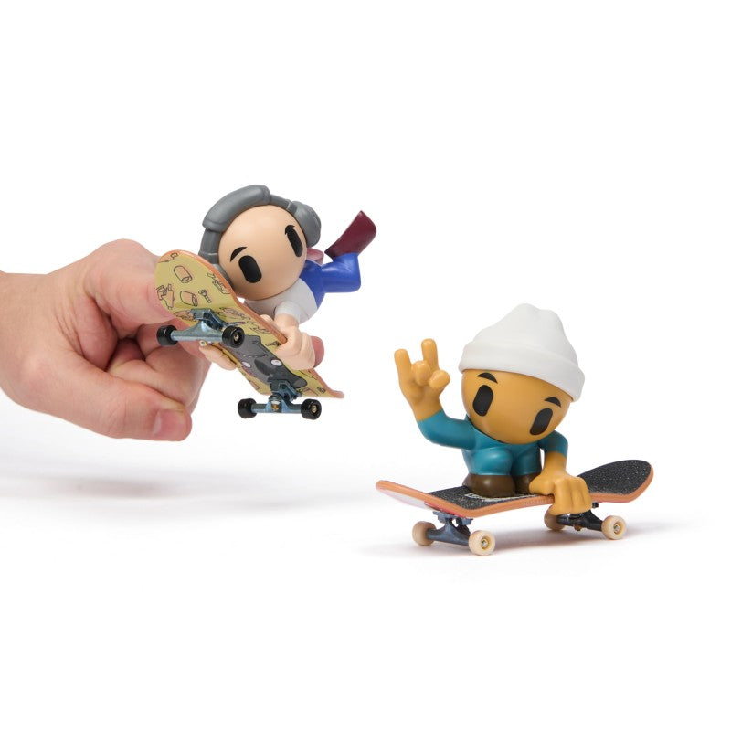 Tech Deck sk8 crew fingerboard s figurkou dvojbalení fialová čepice a bílá sluchátka