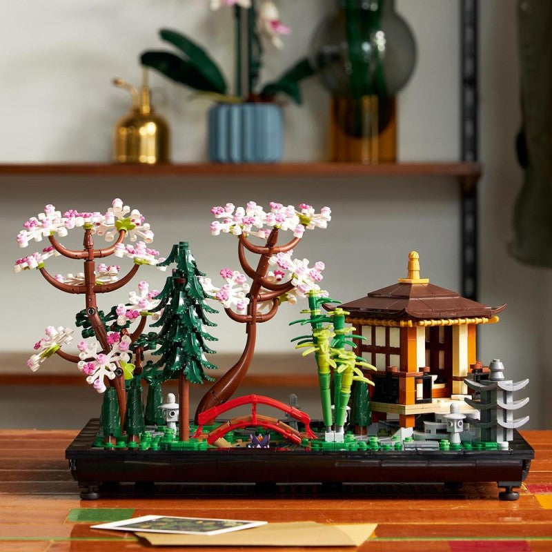 LEGO® Icons 10315 Tichá zahrada