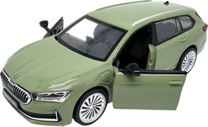 Škoda Superb IV Combi zelené 1:35