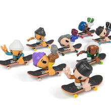 Tech Deck sk8 crew fingerboard s figurkou dvojbalení černá čepice a modrá helma