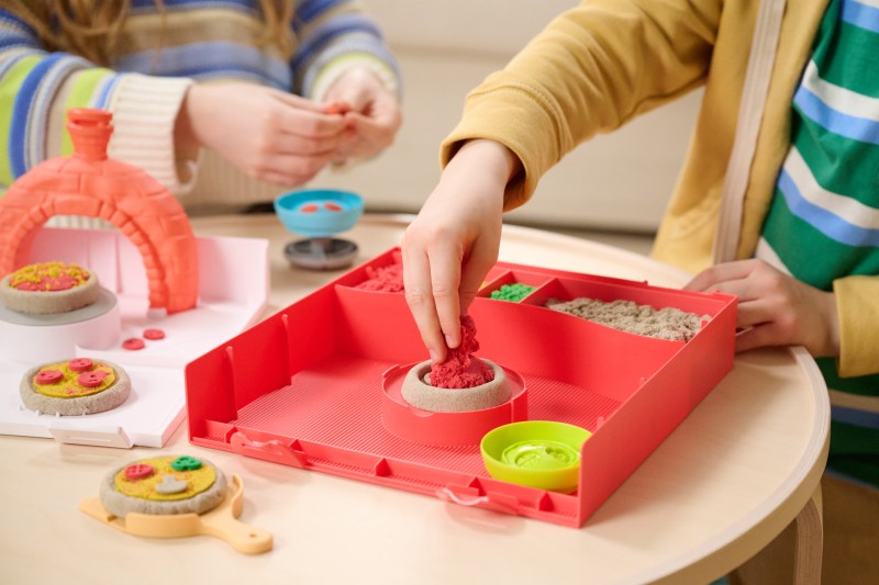 Kinetic Sand výroba pizzy