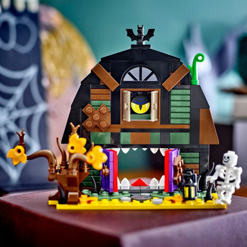 LEGO® Iconic 40721 Halloweenská stodola
