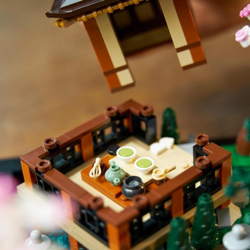 LEGO® Icons 10315 Tichá zahrada