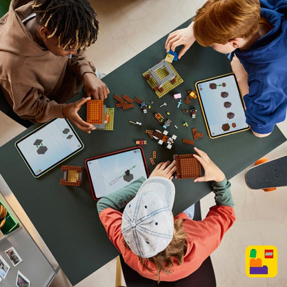 LEGO® Minecraft® 21278 Základna plenitelů a Ničitel